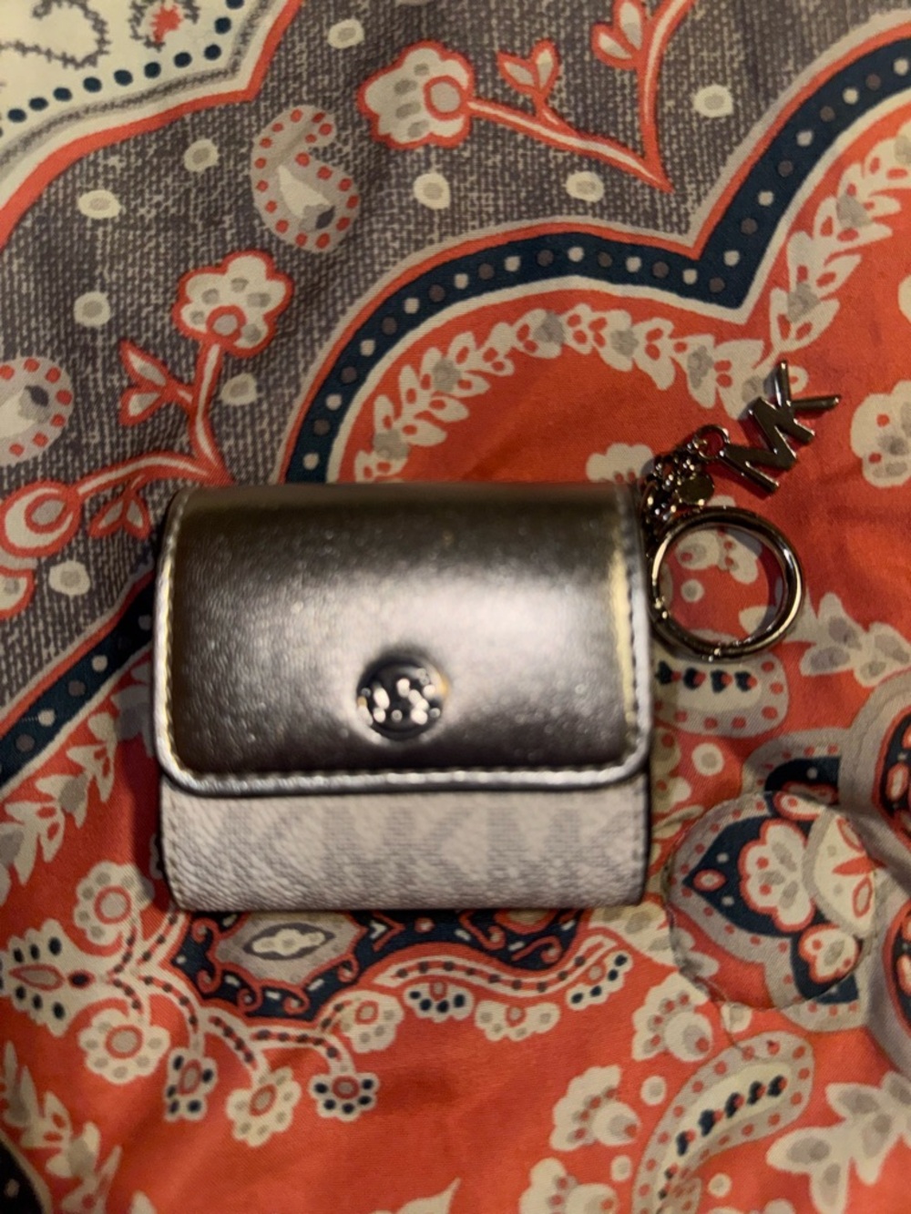 Michael Kors Silver Metallic MK iPod pro holder